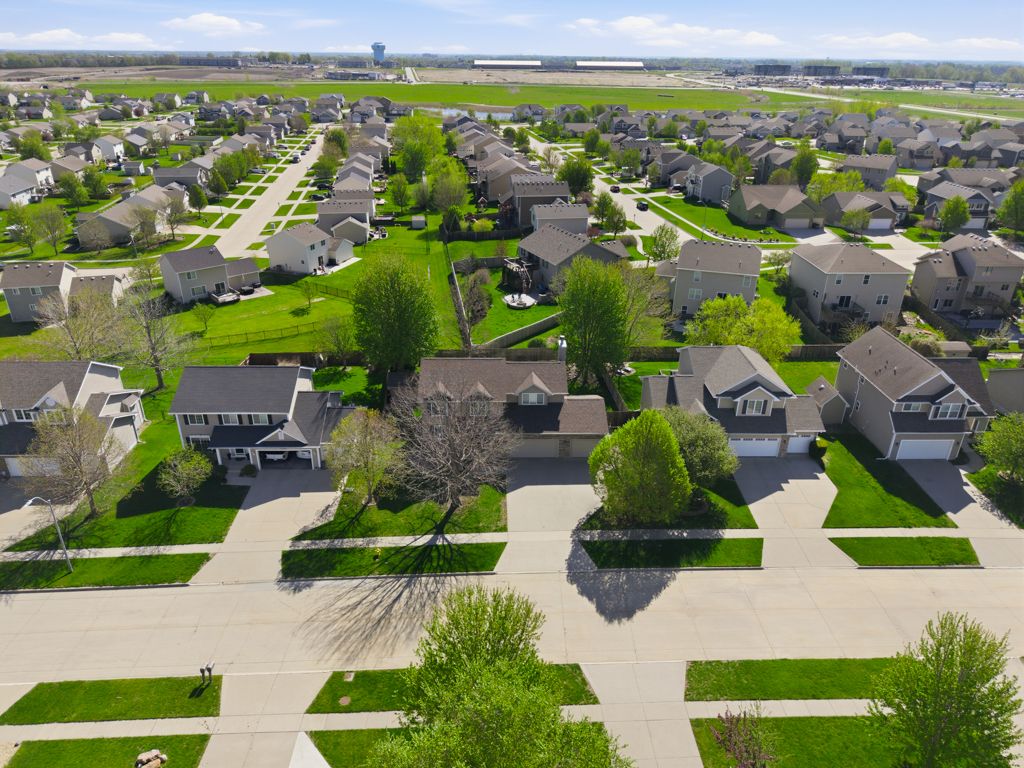 Listing Photo: 1935 SE Prairie Creek Dr, Waukee, IA 50263-34